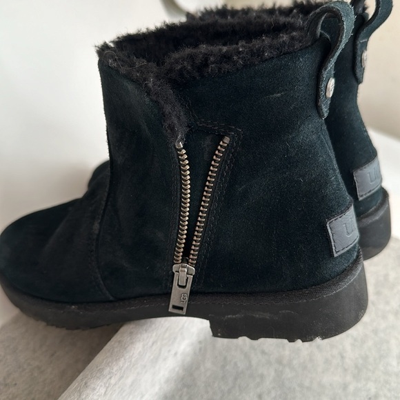 UGG Treadlite Booties Women’s ,Black,Side zipper,Size 5 - Picture 6 of 8